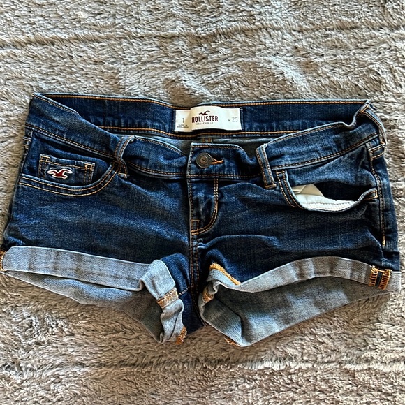 Hollister Jean Shorts - Picture 1 of 5